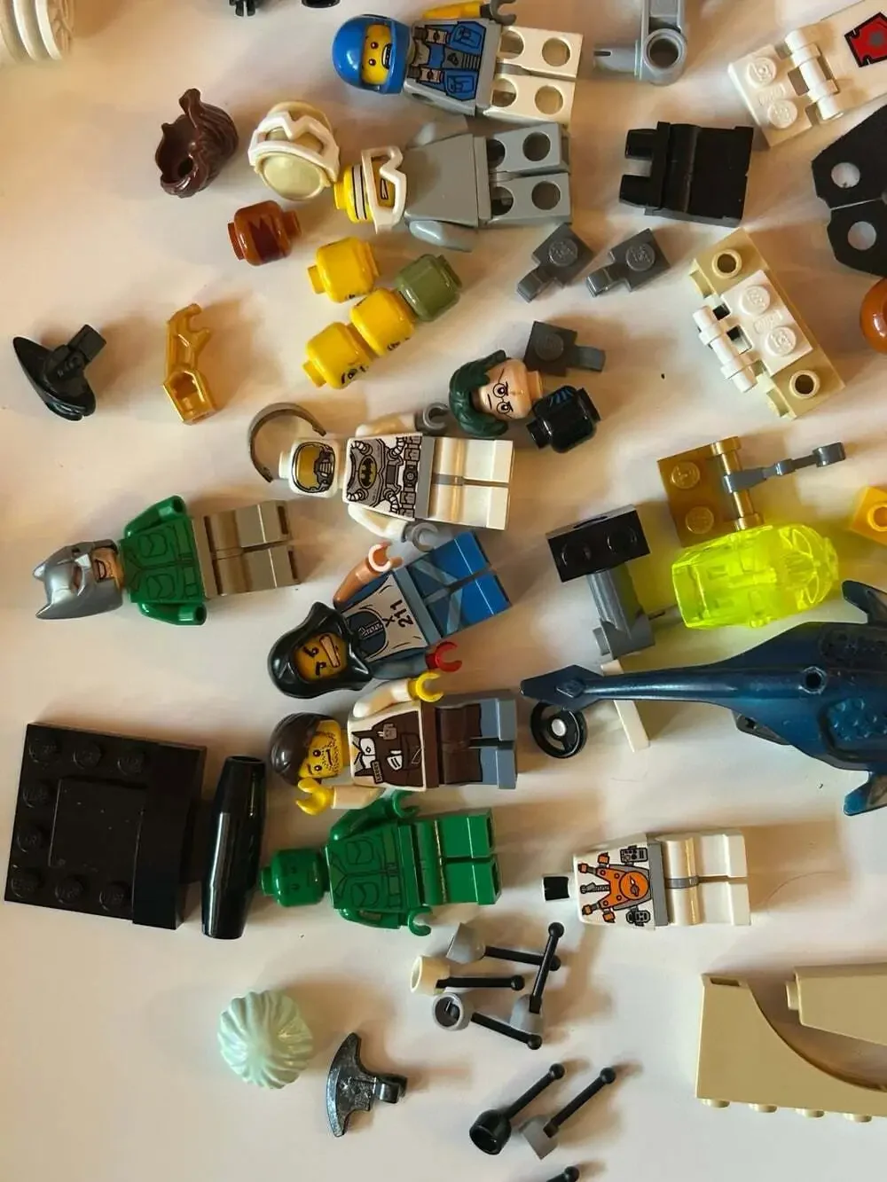 Assorted Mini Legos Lot over 2lbs with weapons, figures incomplete see photos